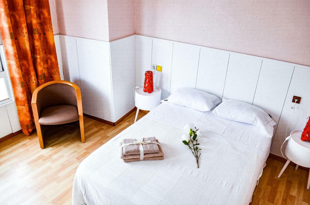 Virgen Apartament Hotel クリェラ エクステリア 写真